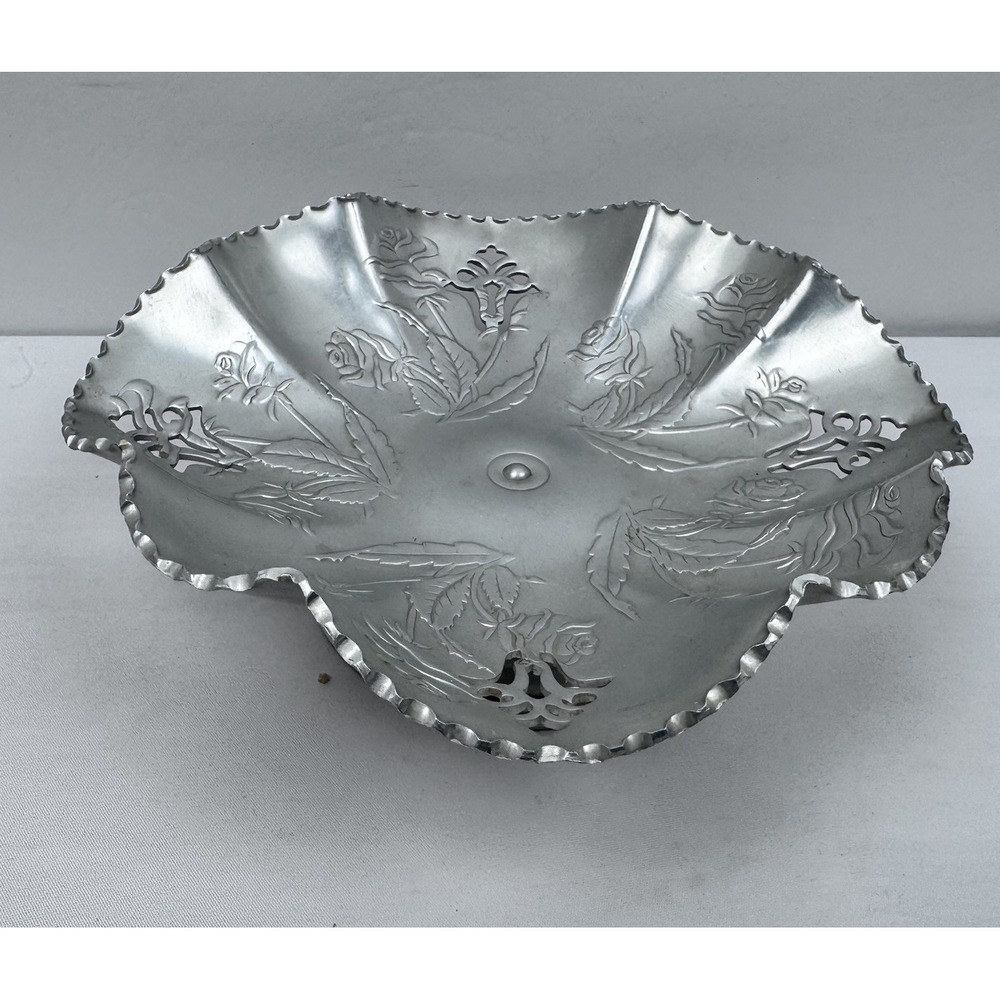 Vtg‎ MCM Aluminum Ruffled Serving Bowl Dish with Embossed Roses